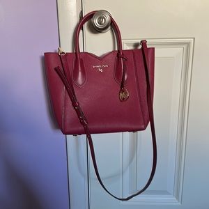 Michael Kors Mae Medium Pebbled Leather Messenger Bag